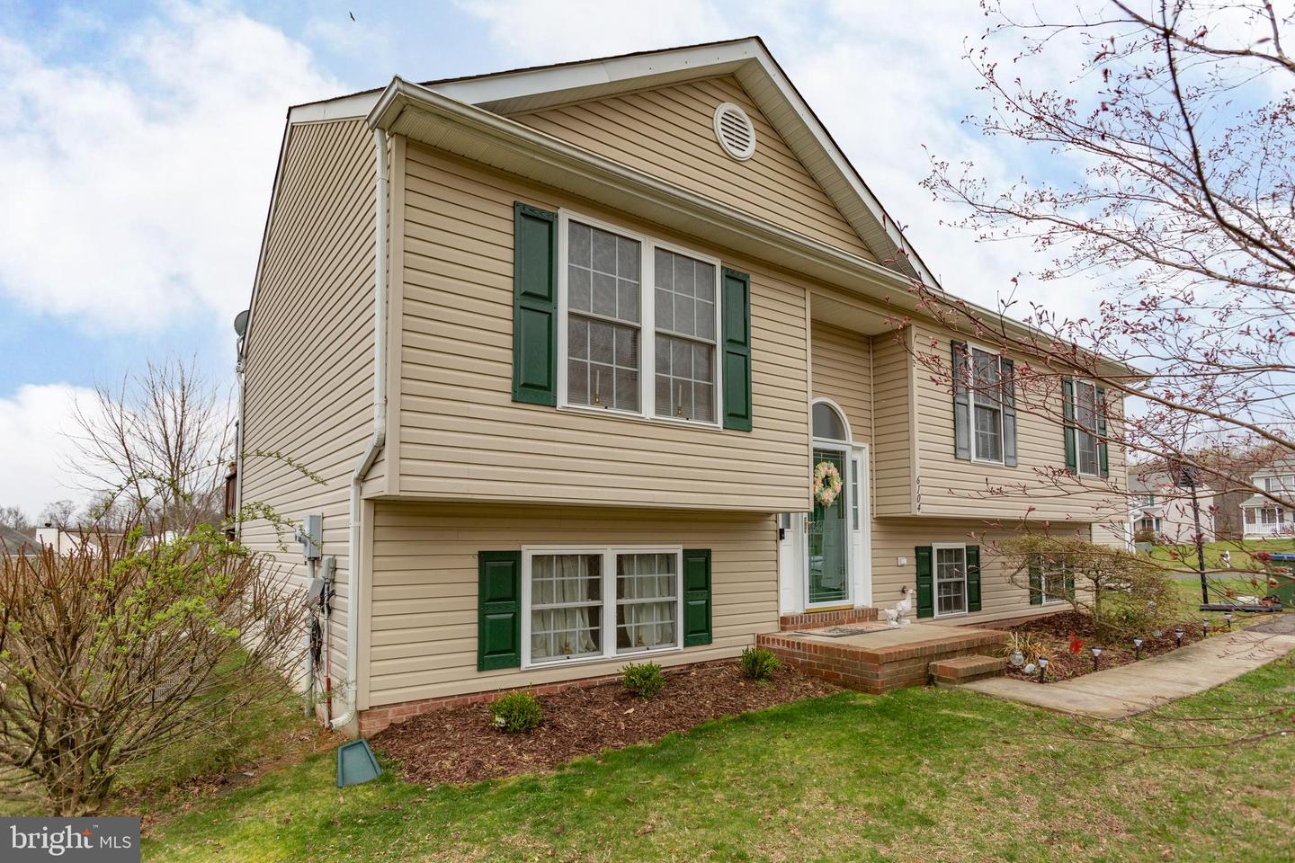 6104 Sunny Meadows DRIVE