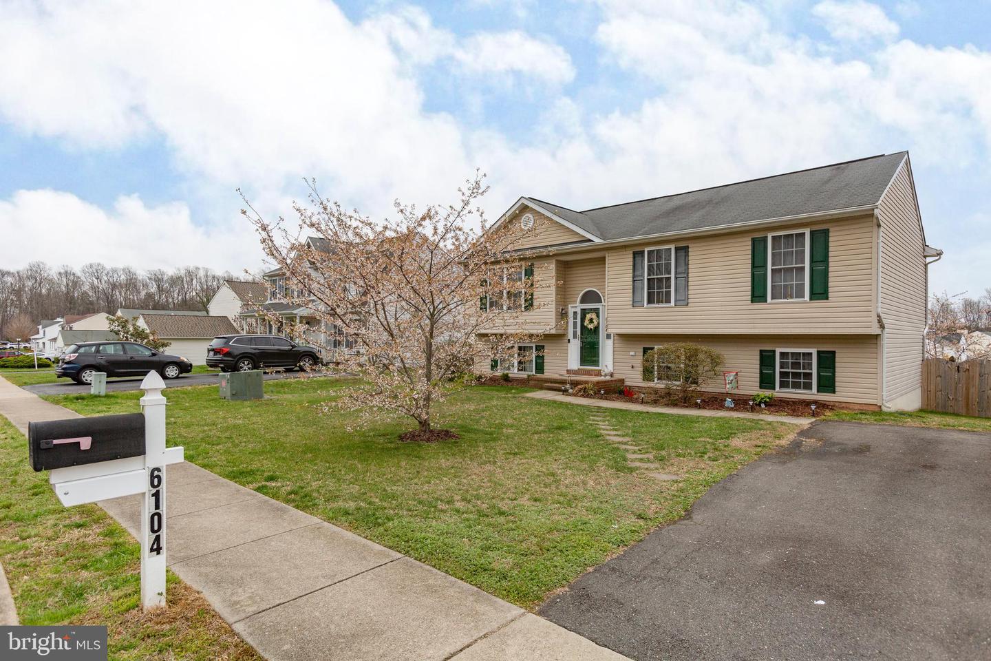 6104 Sunny Meadows DRIVE
