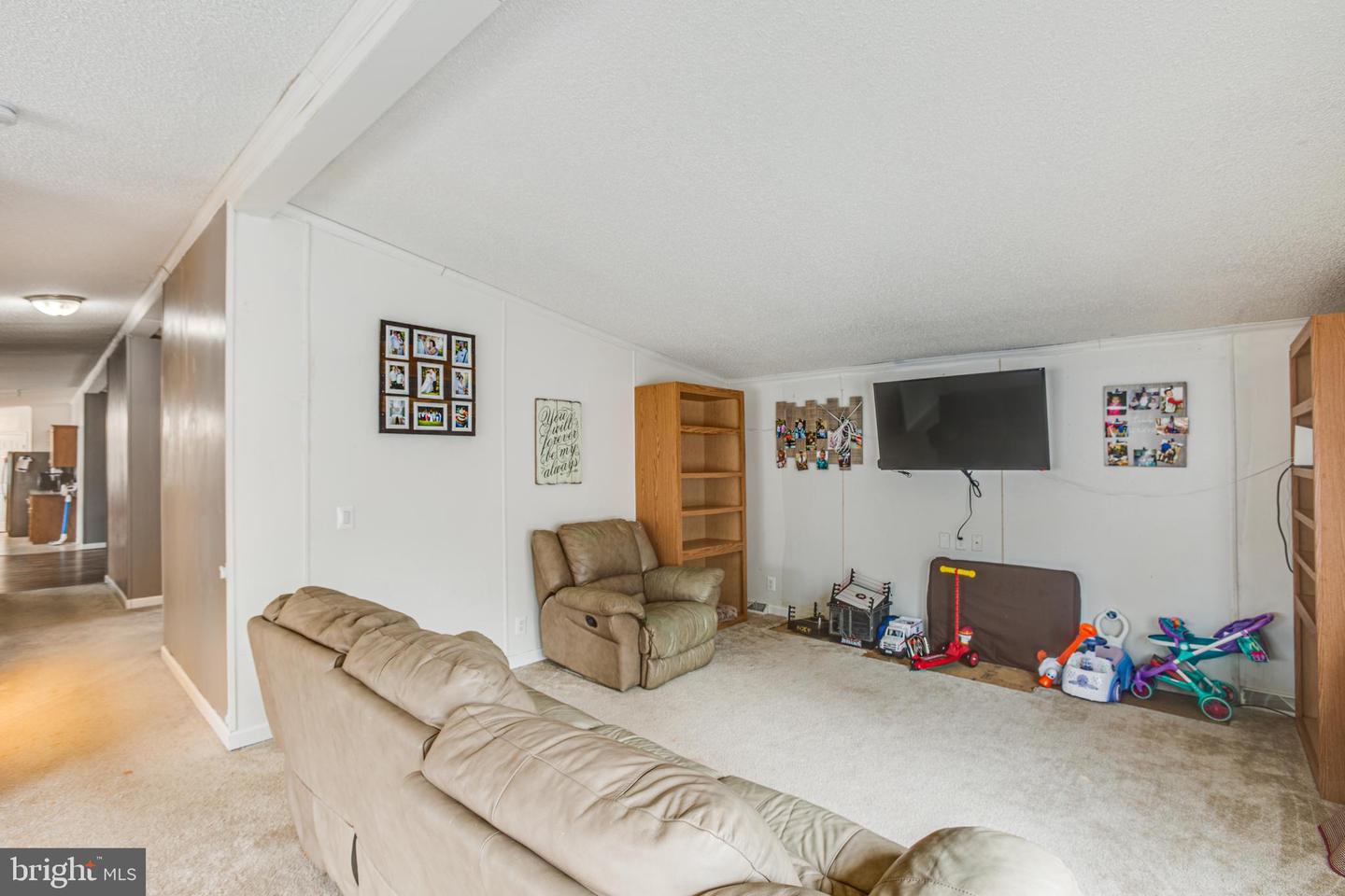 6820 Williams LANE