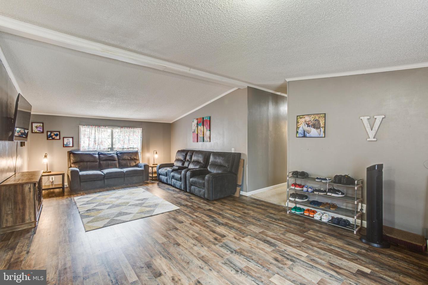 6820 Williams LANE