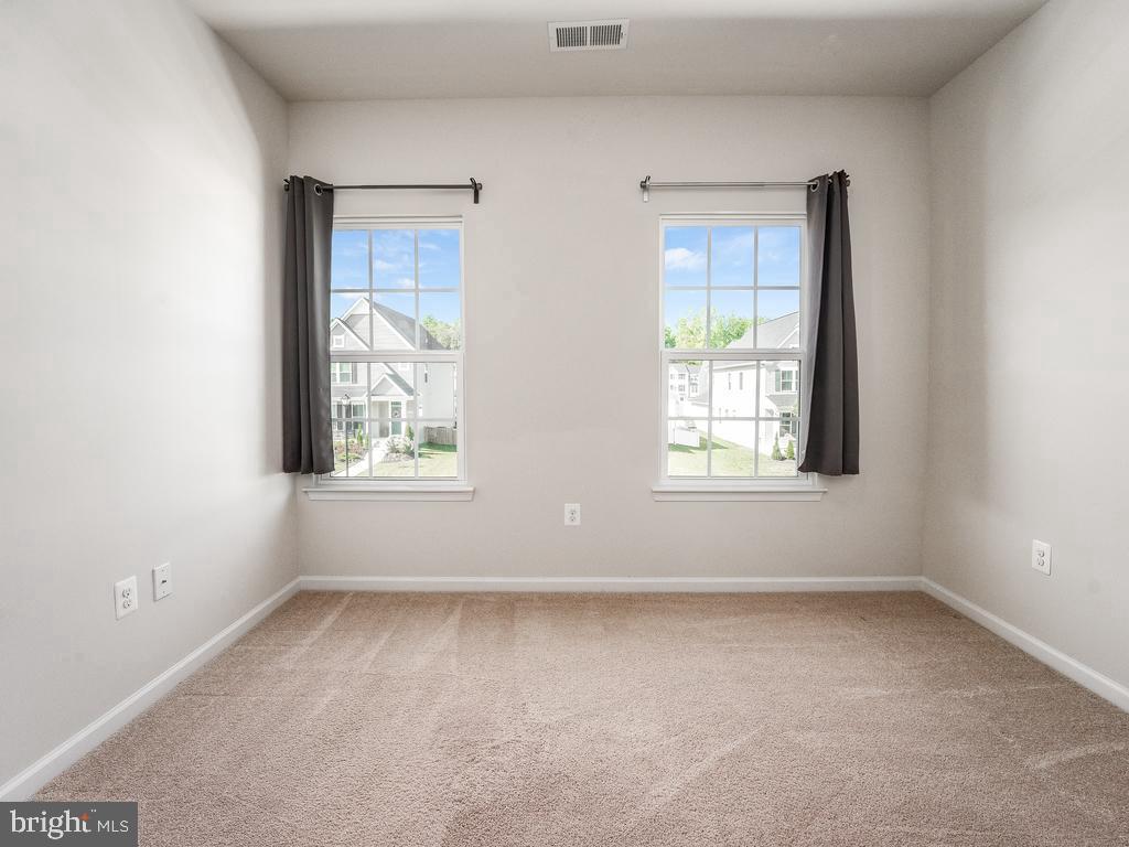 6613 Shelton LANE