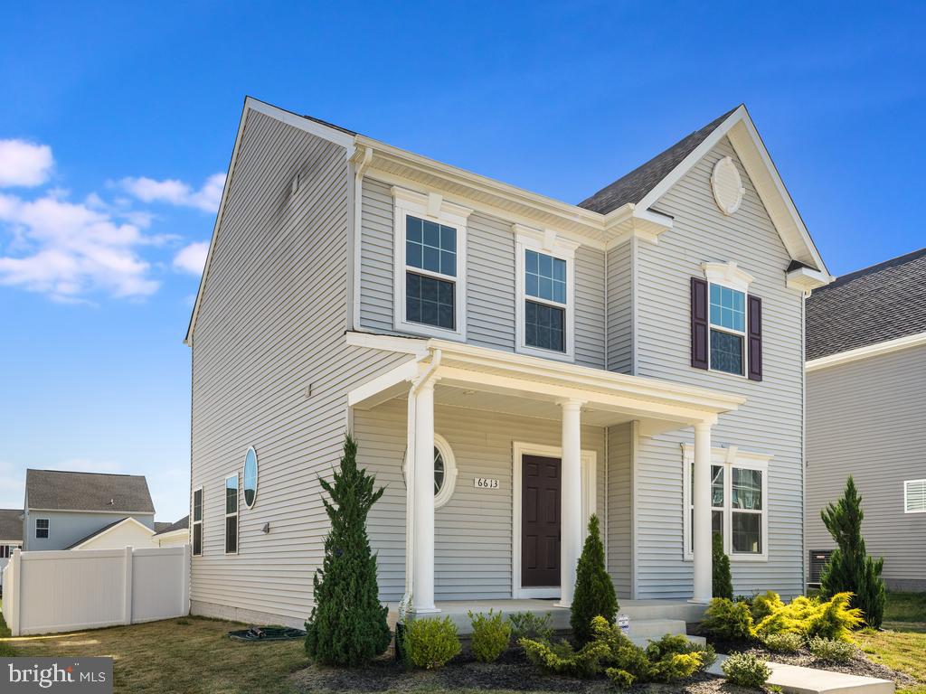 6613 Shelton LANE