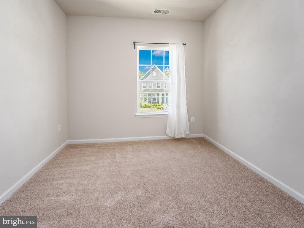 6613 Shelton LANE
