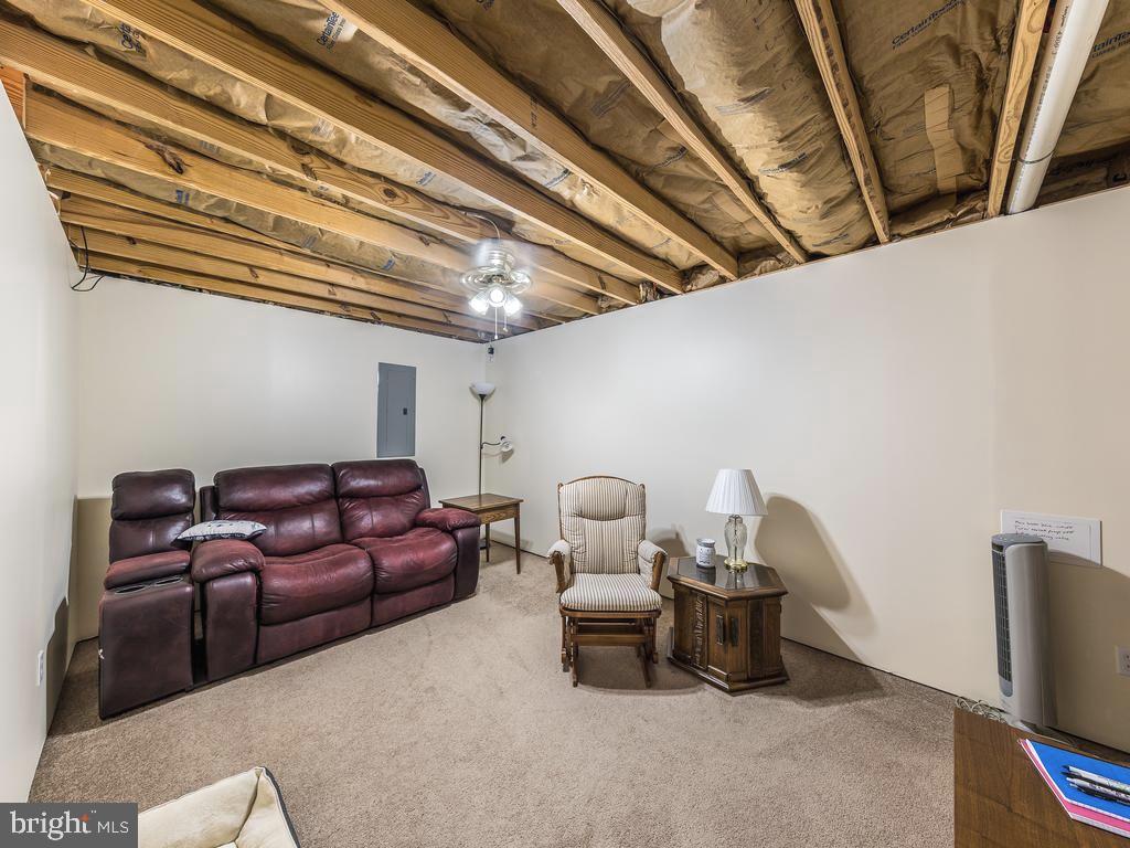 209 Oak Crest DRIVE