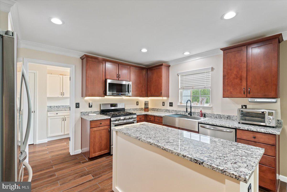 9503 Laurel Oak DRIVE
