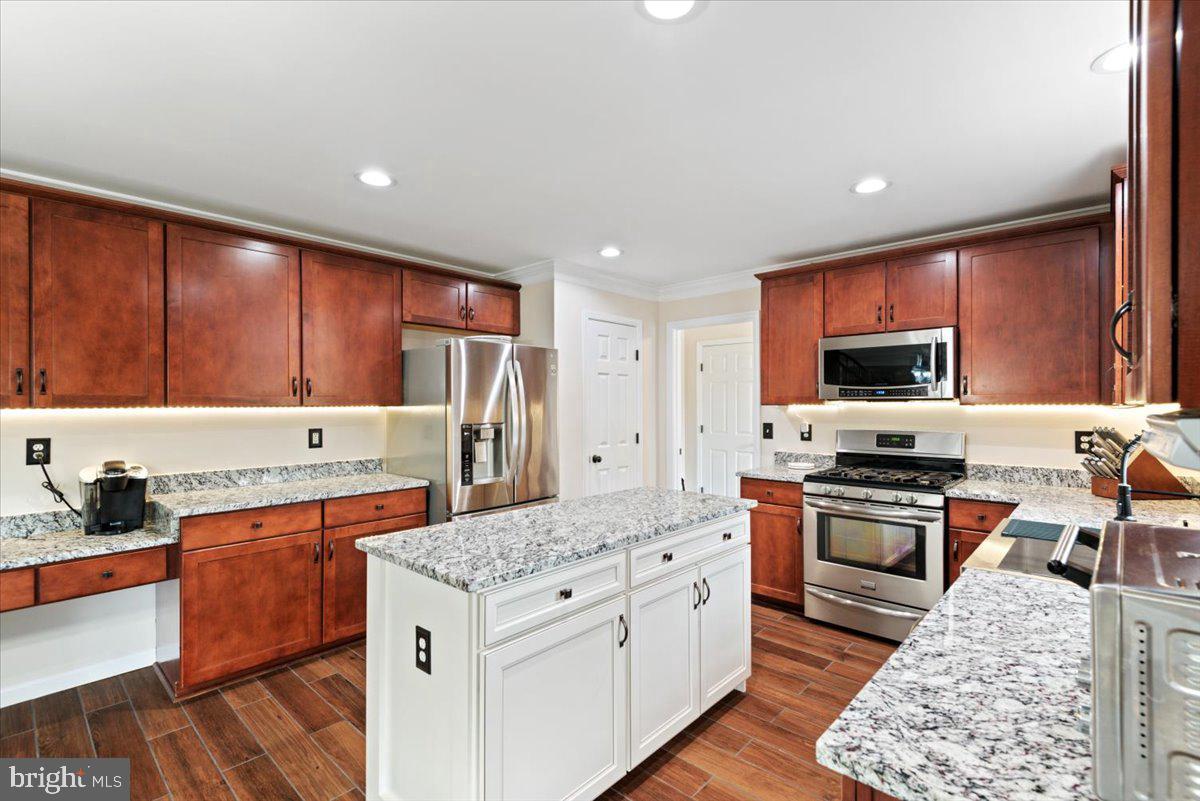 9503 Laurel Oak DRIVE