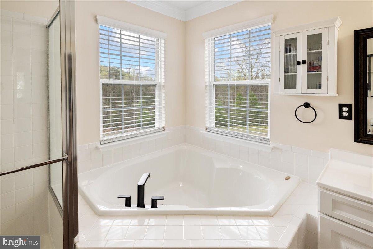 9503 Laurel Oak DRIVE