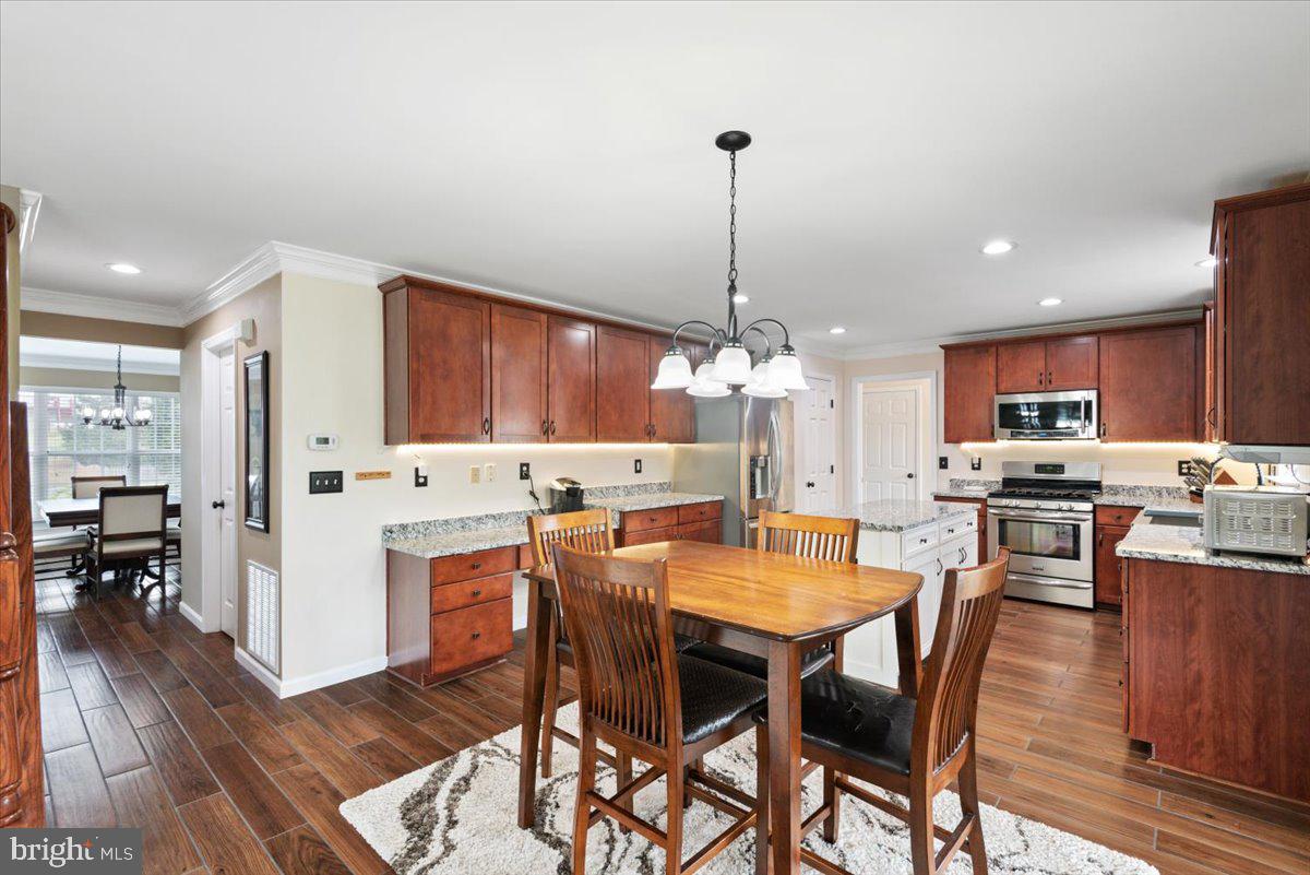 9503 Laurel Oak DRIVE