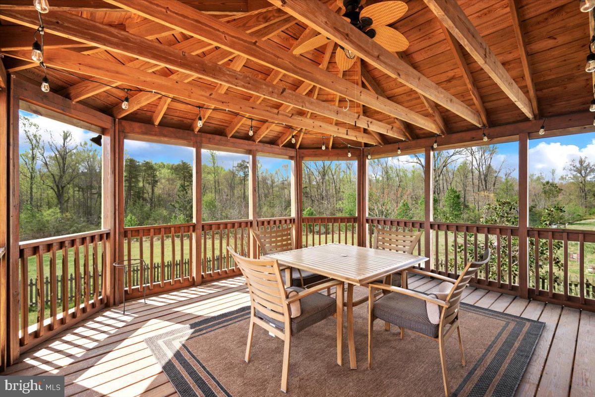9503 Laurel Oak DRIVE