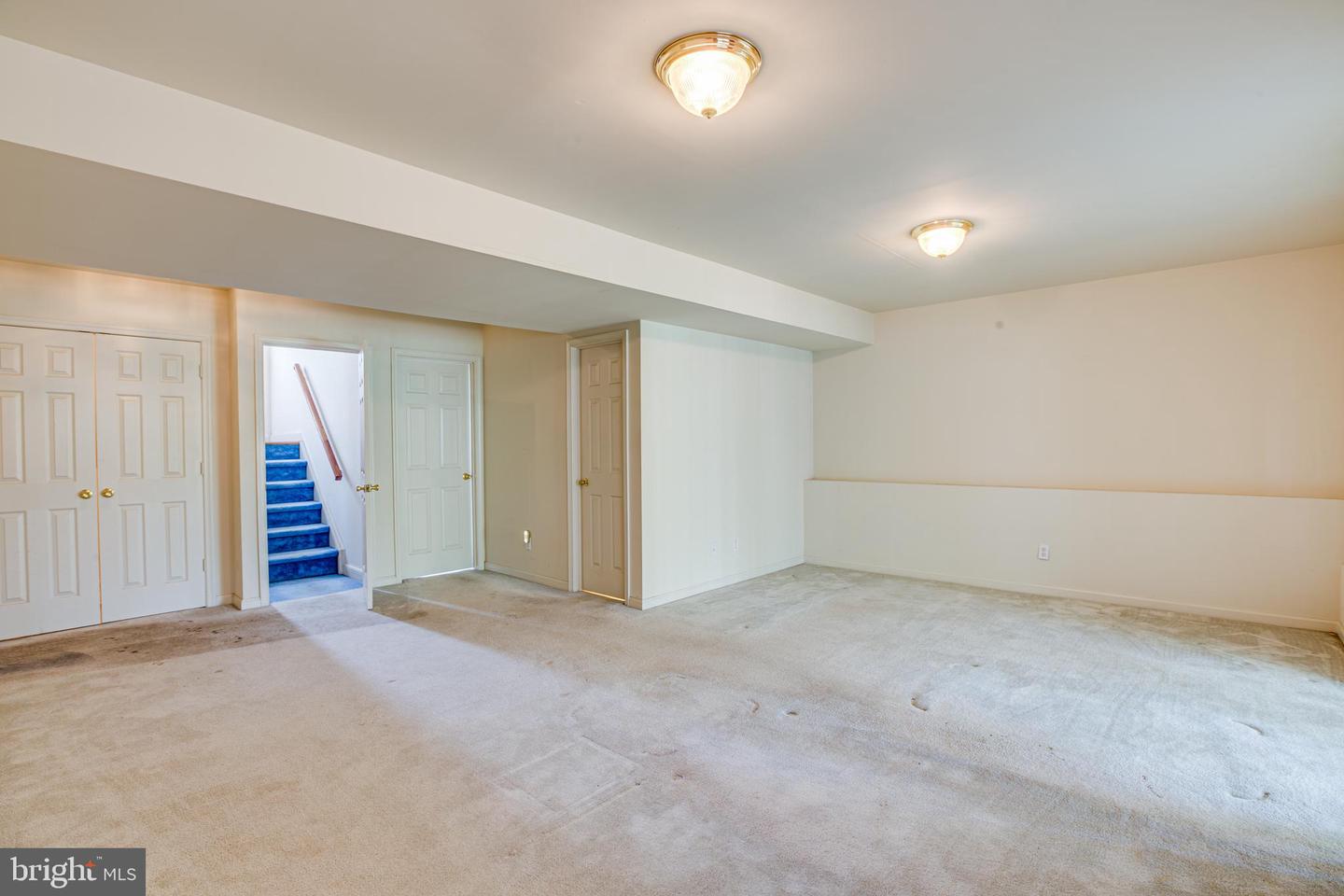 10129 S Fulton DRIVE