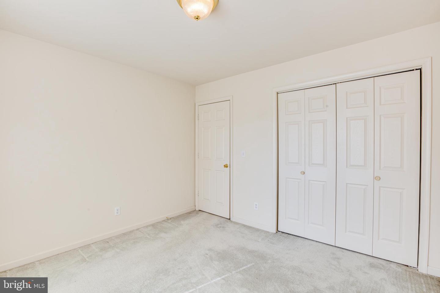 10129 S Fulton DRIVE