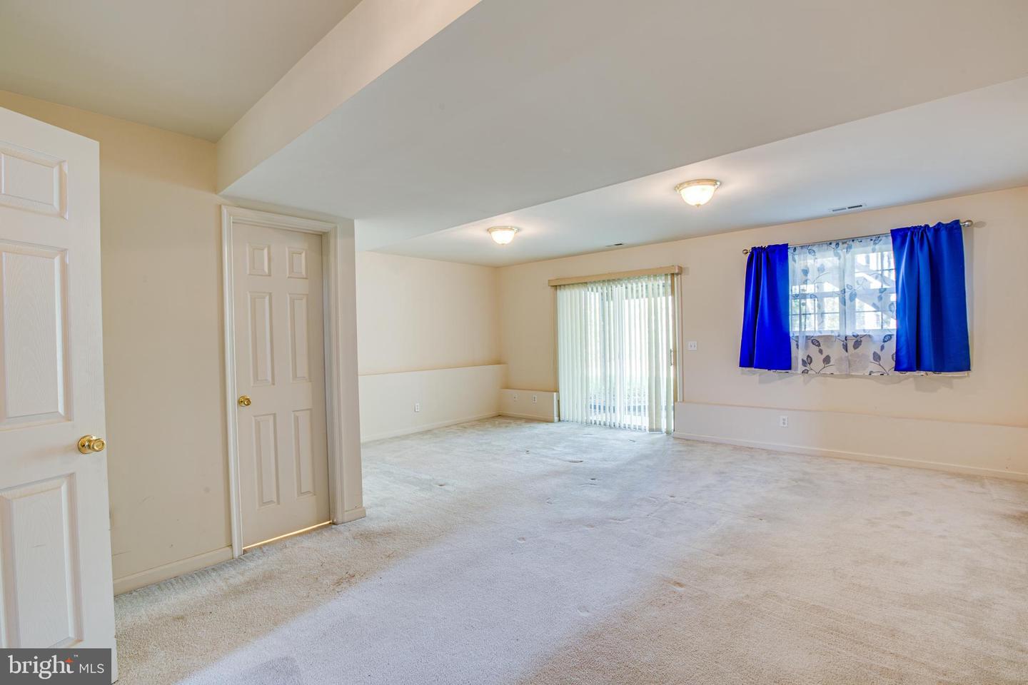 10129 S Fulton DRIVE