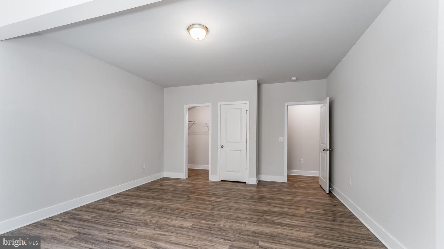 8938 Avon DRIVE