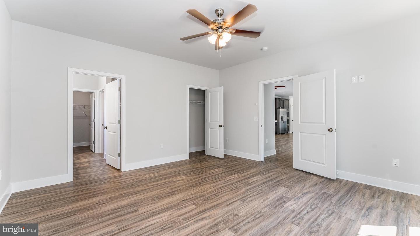 8938 Avon DRIVE