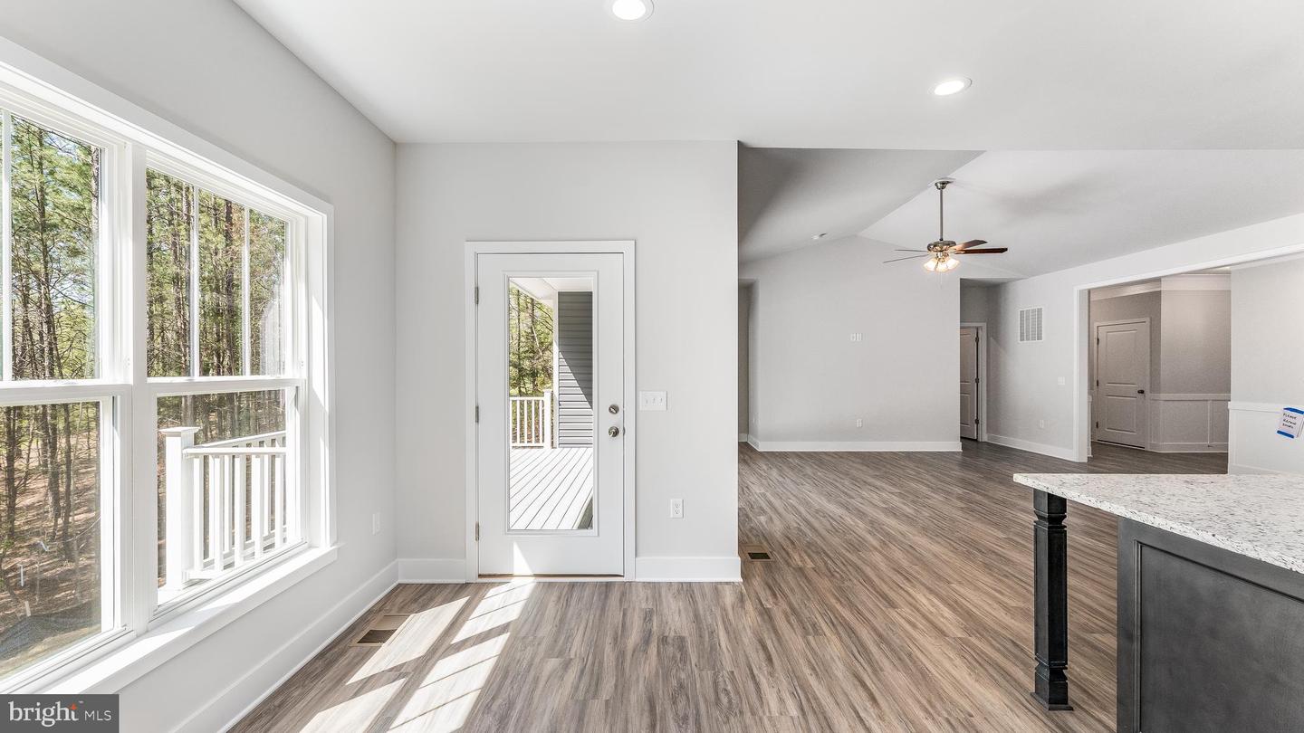 8938 Avon DRIVE