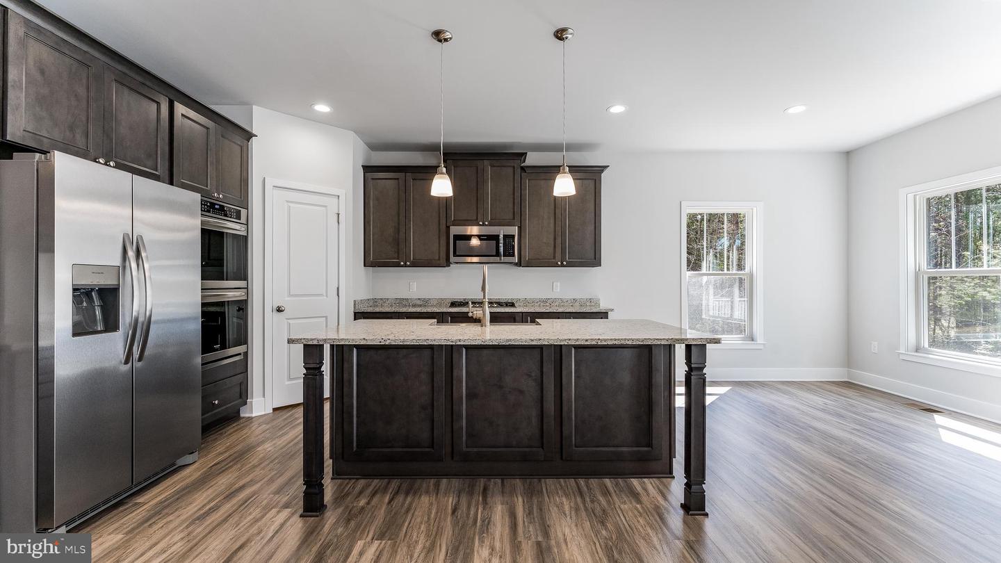 8938 Avon DRIVE