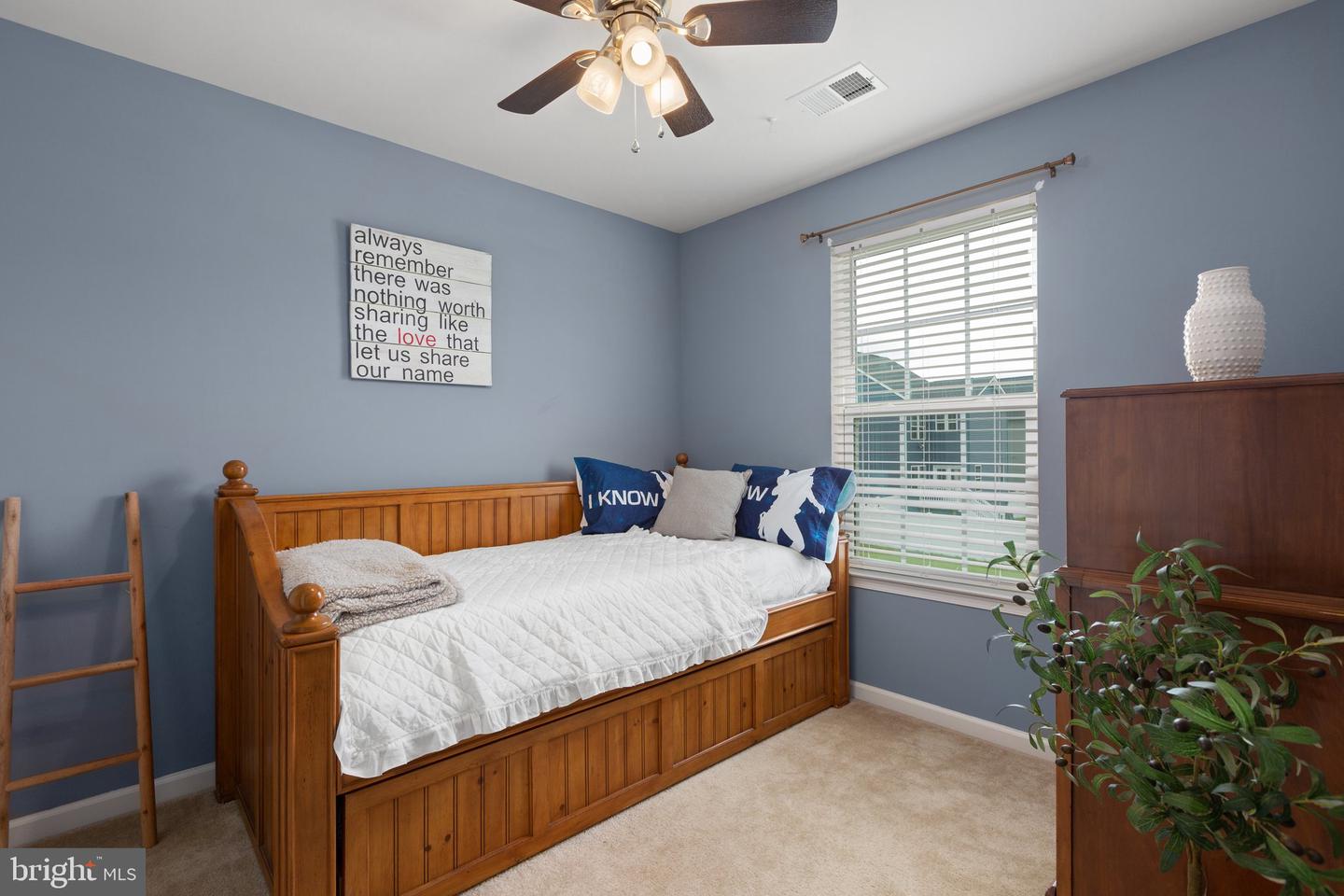 8663 Rosecrans LANE