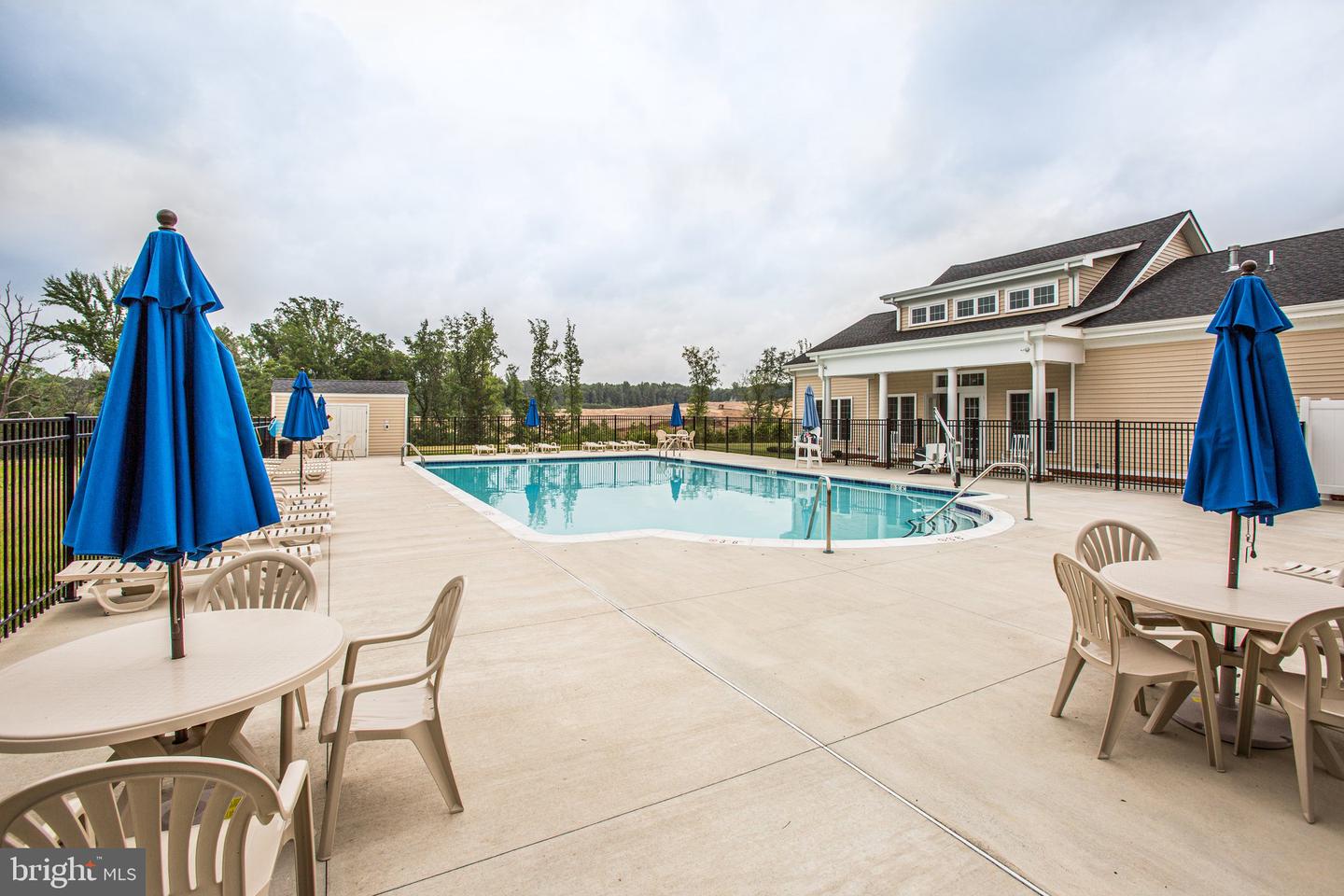 8663 Rosecrans LANE
