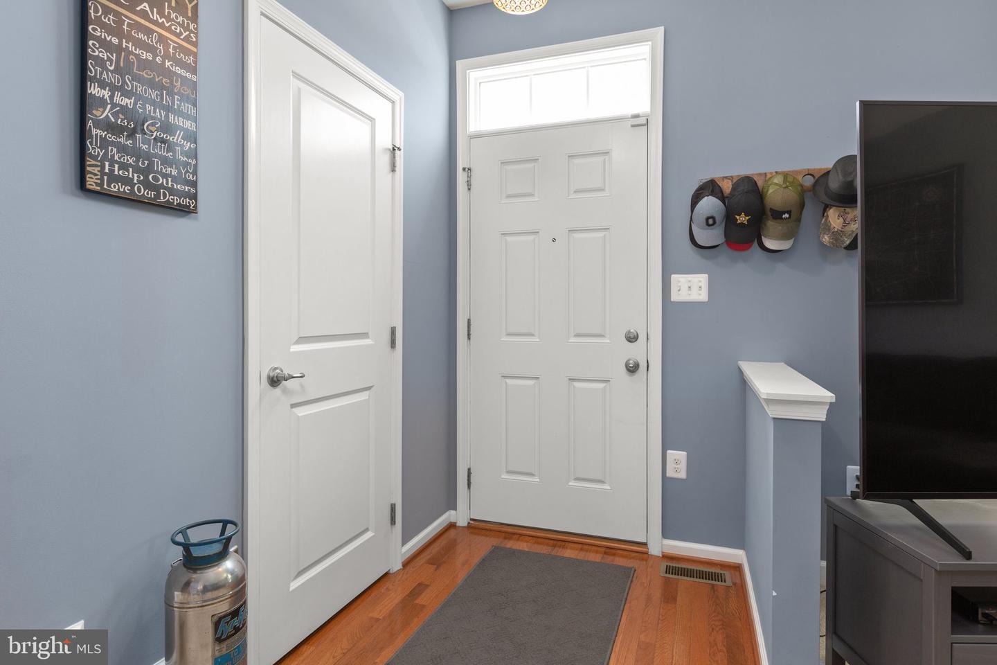 8663 Rosecrans LANE