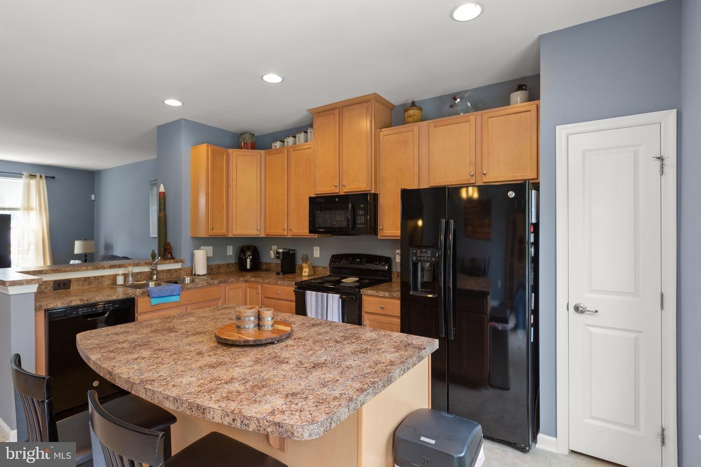 8663 Rosecrans LANE
