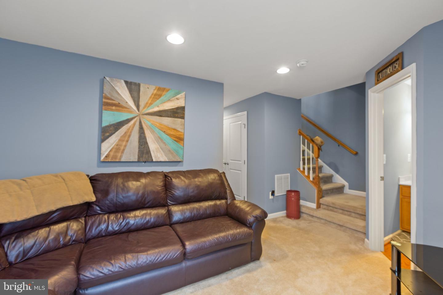 8663 Rosecrans LANE