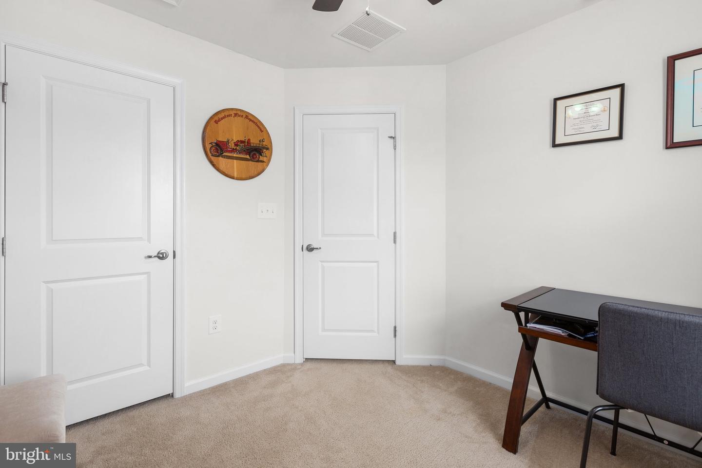 8663 Rosecrans LANE