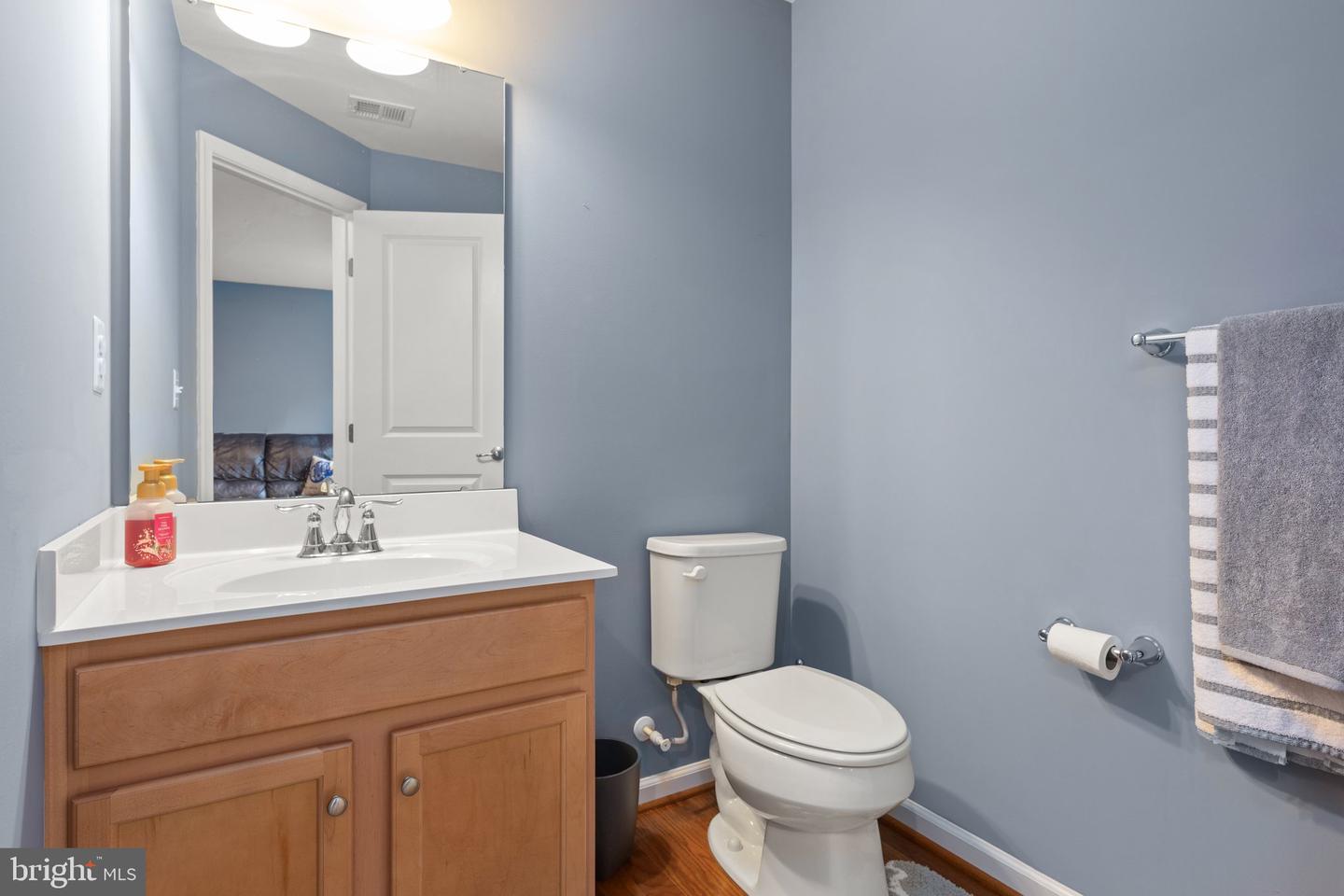8663 Rosecrans LANE