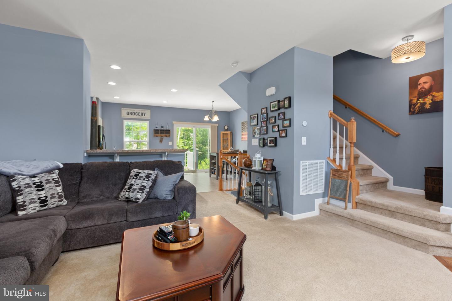 8663 Rosecrans LANE
