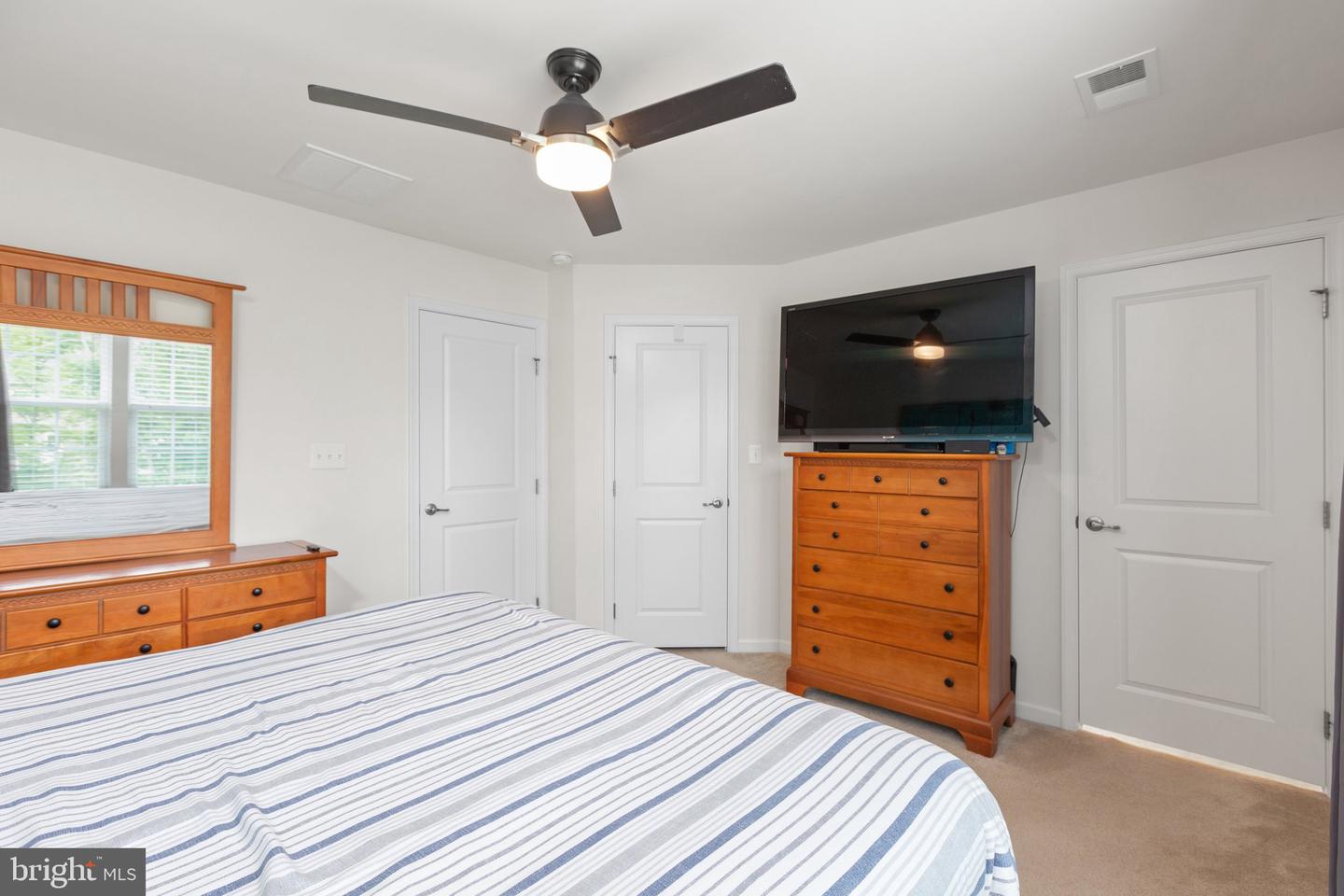 8663 Rosecrans LANE
