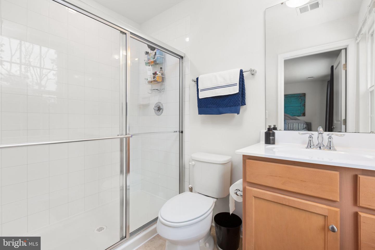 8663 Rosecrans LANE