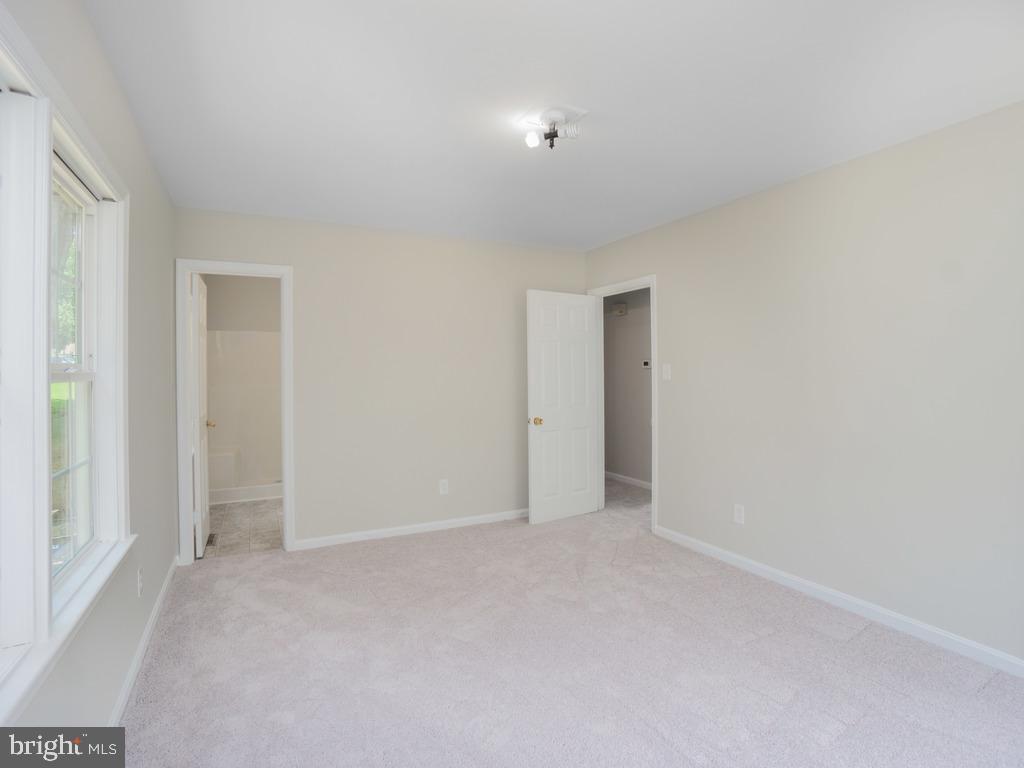 11821 Taft DRIVE
