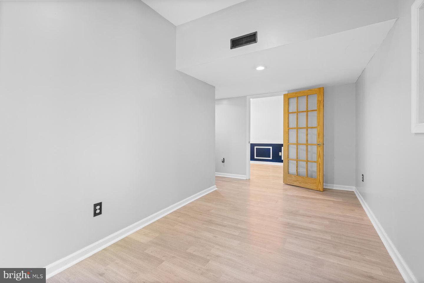 11806 Clifton LANE