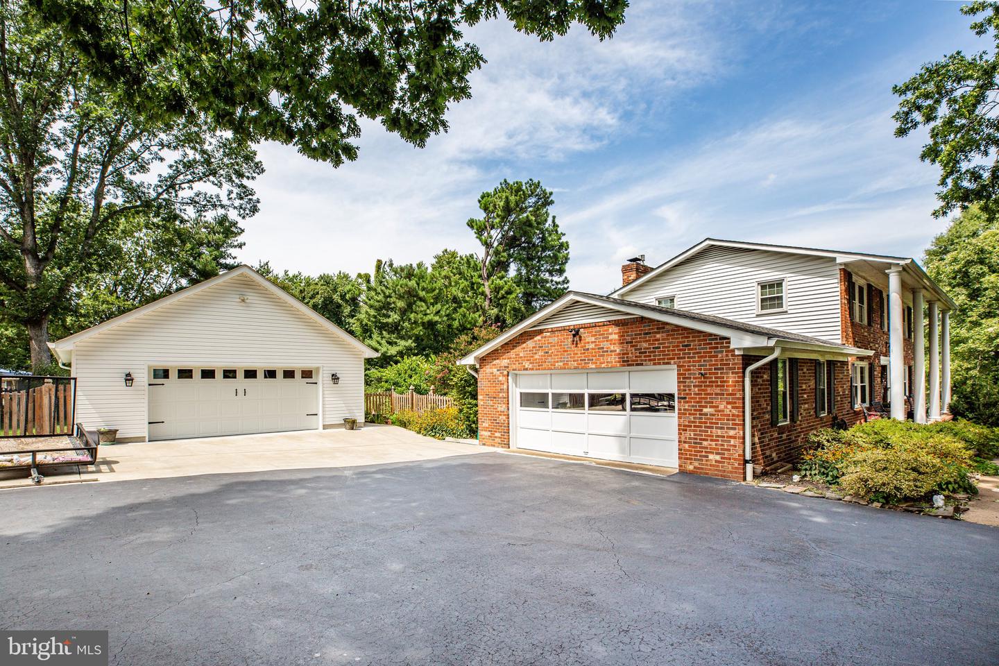 4204 Rosemont LANE