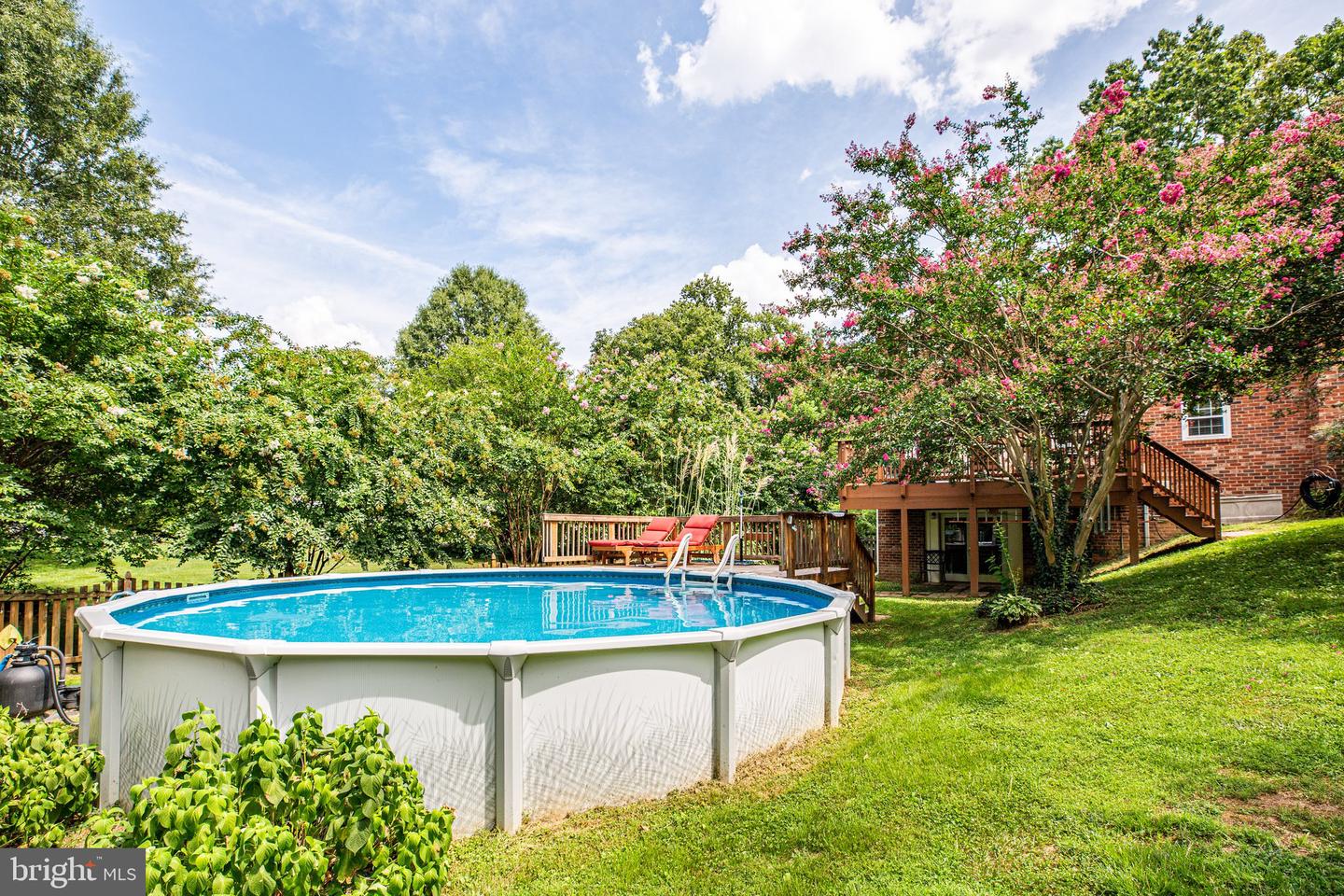 4204 Rosemont LANE
