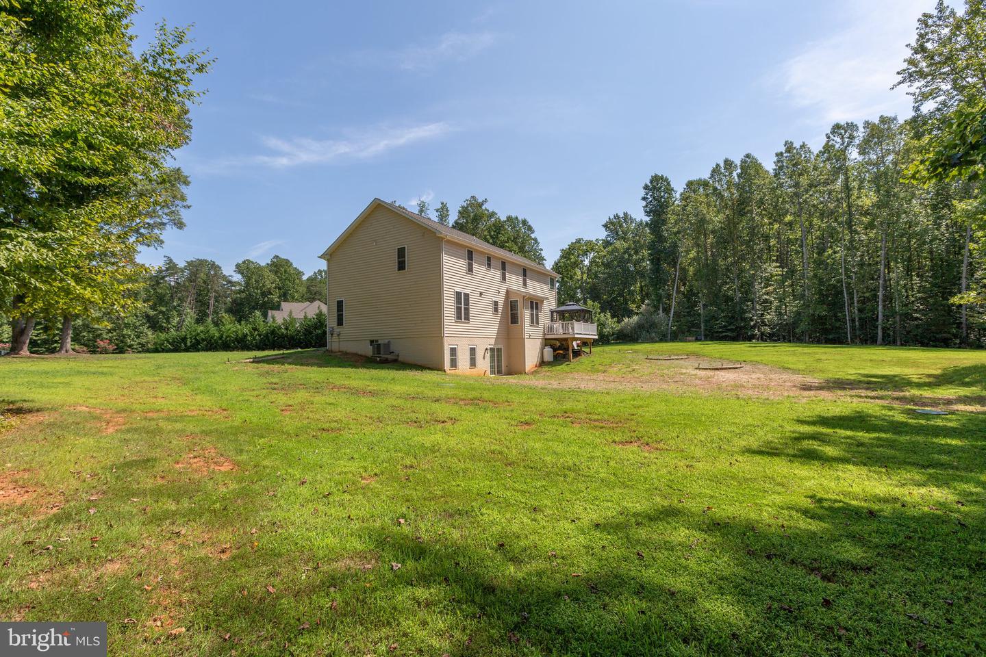 7527 Stonegate Manor DRIVE