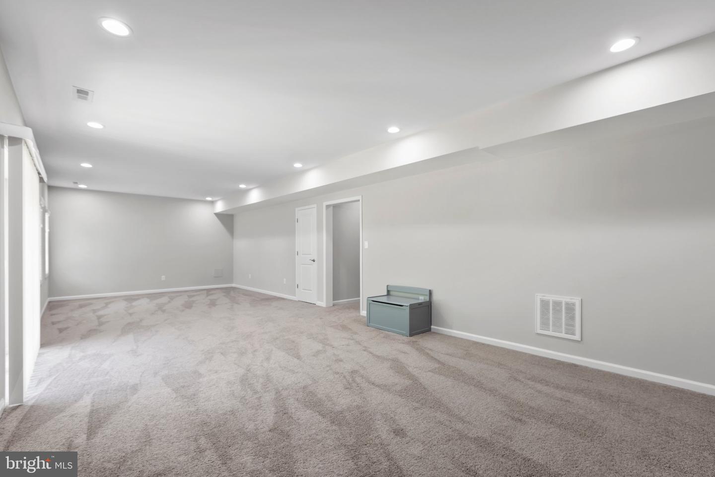 7527 Stonegate Manor DRIVE