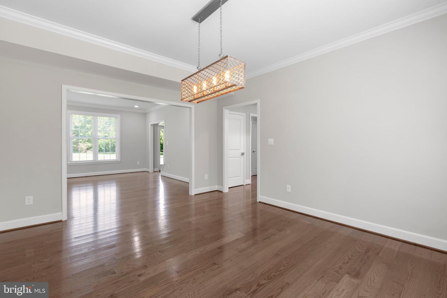 7527 Stonegate Manor DRIVE