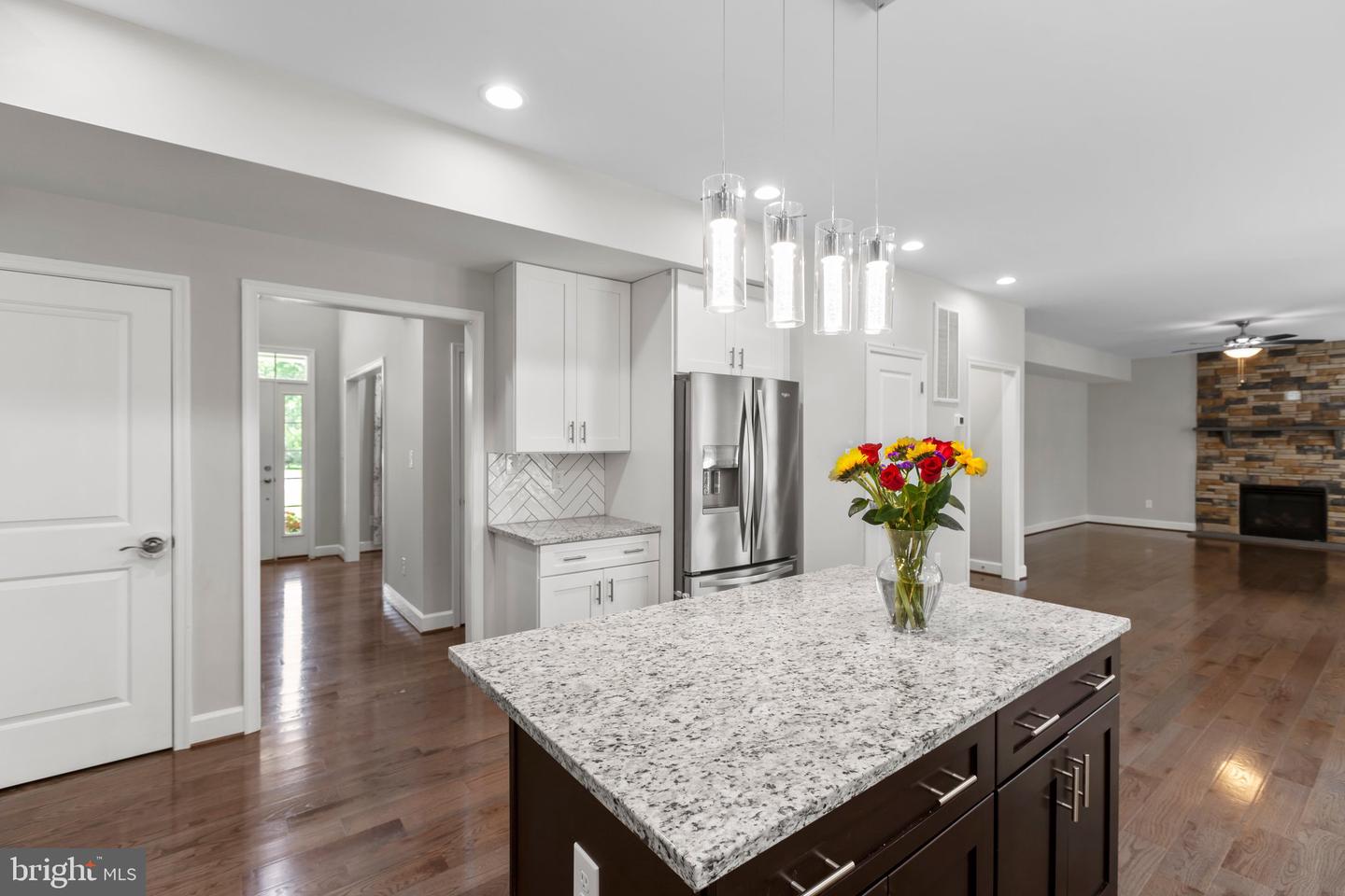 7527 Stonegate Manor DRIVE