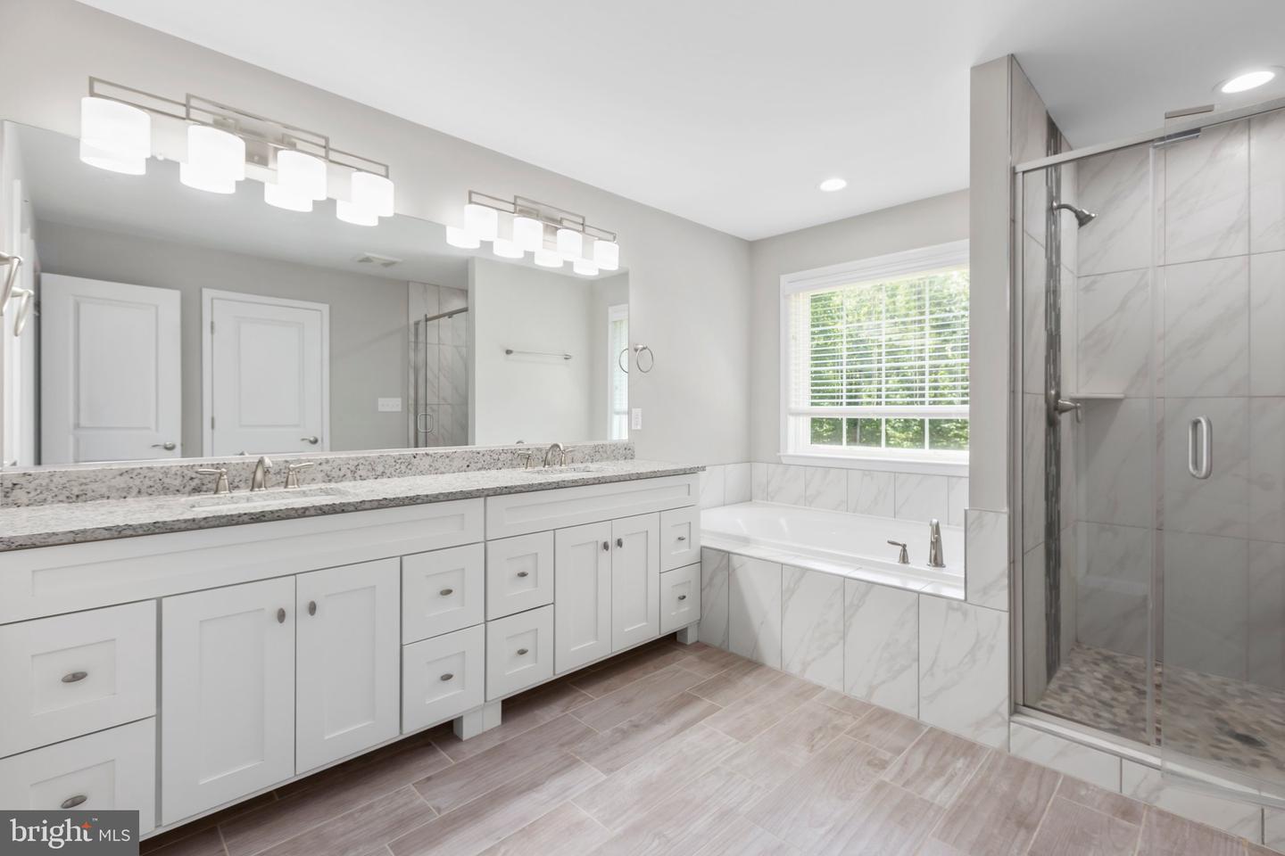 7527 Stonegate Manor DRIVE
