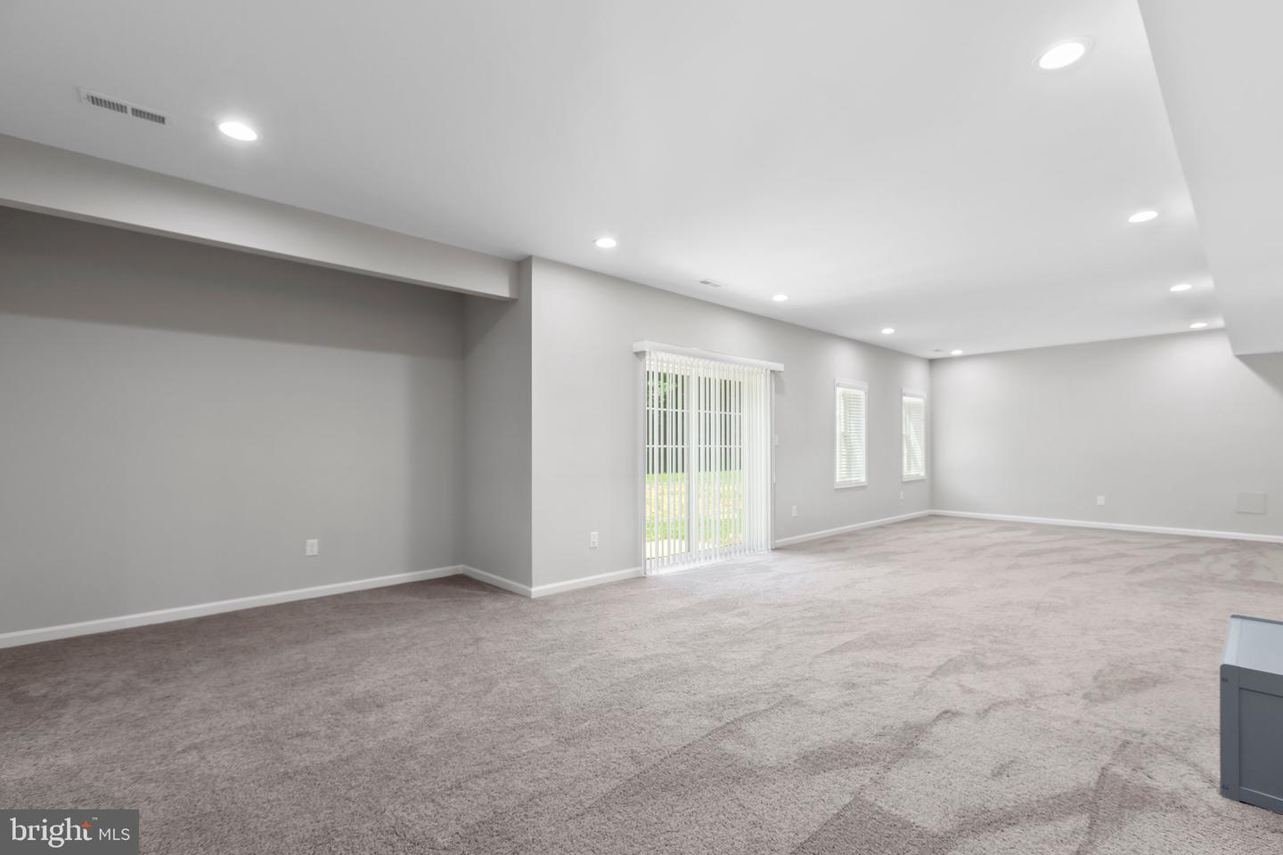 7527 Stonegate Manor DRIVE