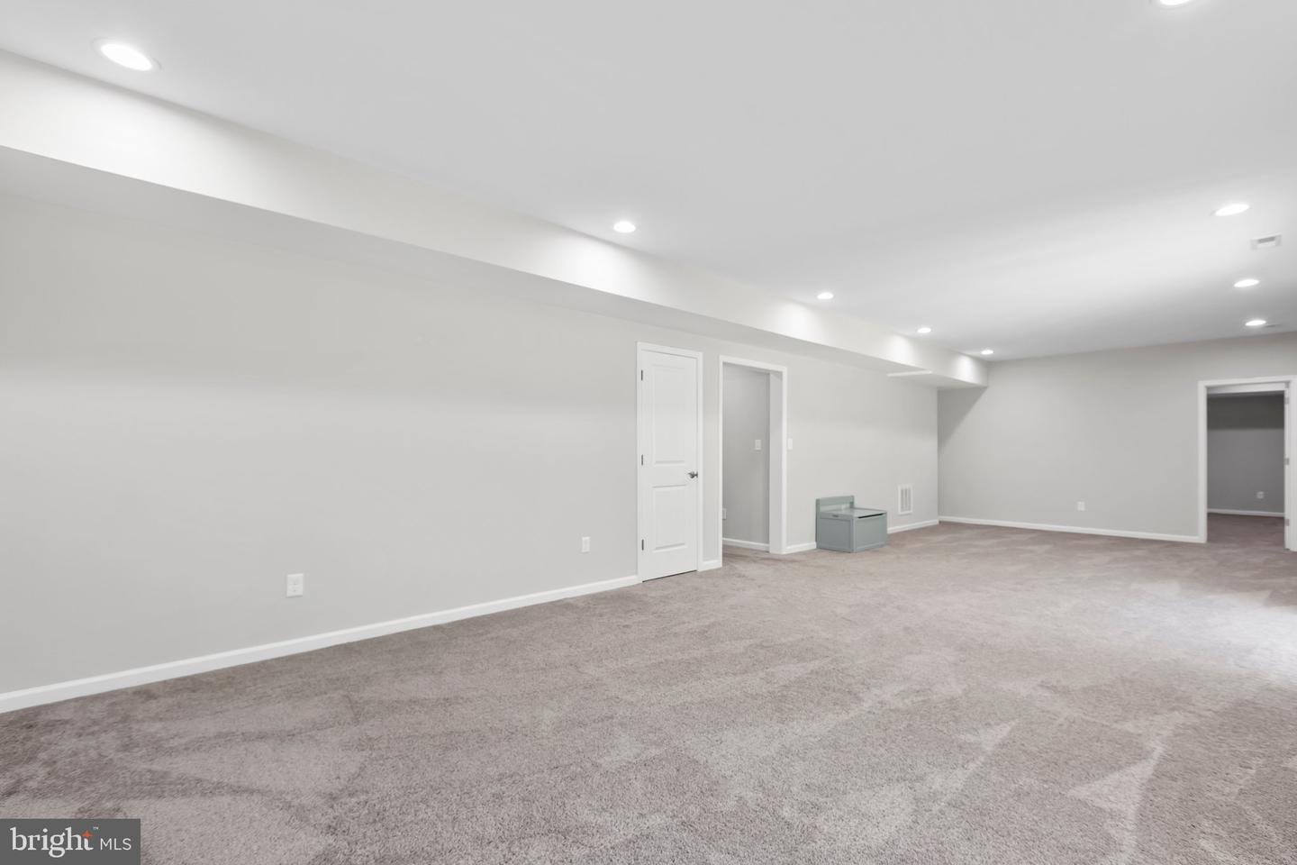 7527 Stonegate Manor DRIVE