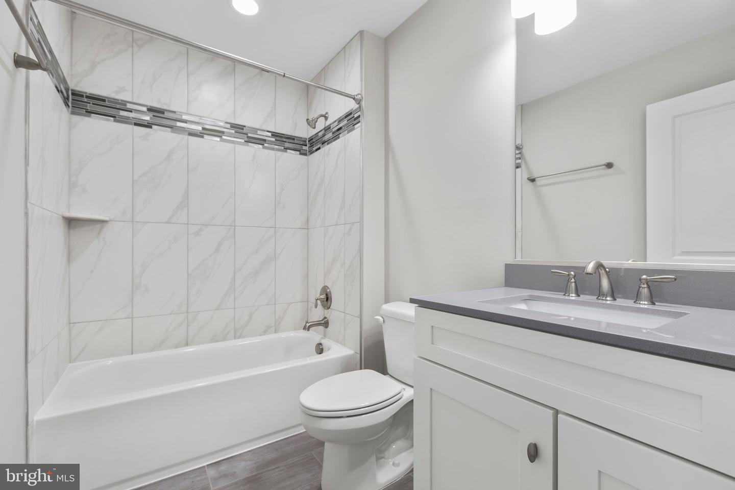 7527 Stonegate Manor DRIVE