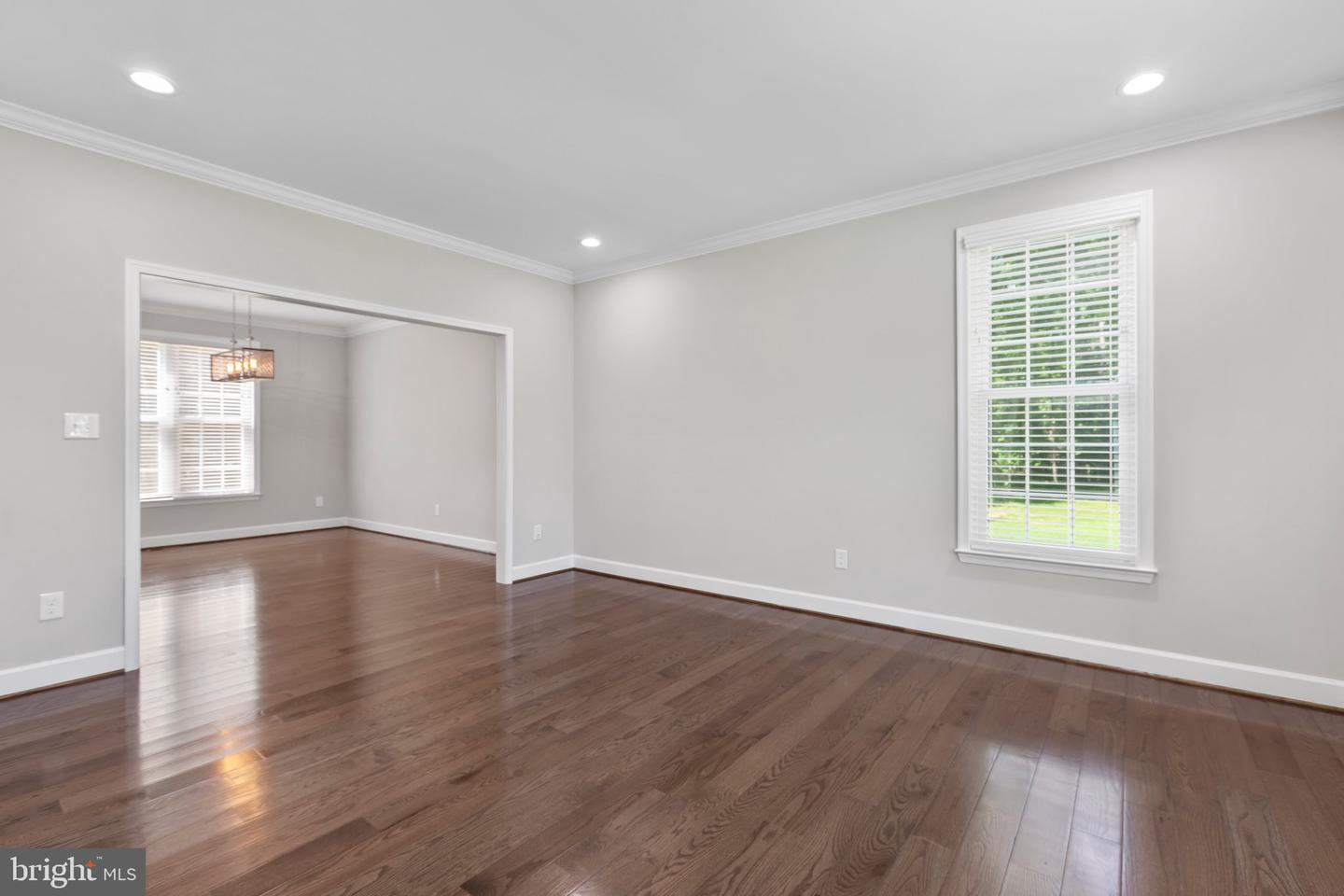 7527 Stonegate Manor DRIVE