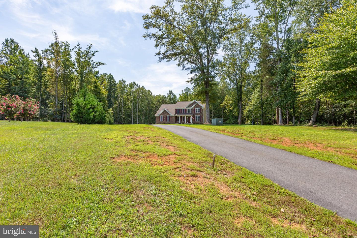 7527 Stonegate Manor DRIVE