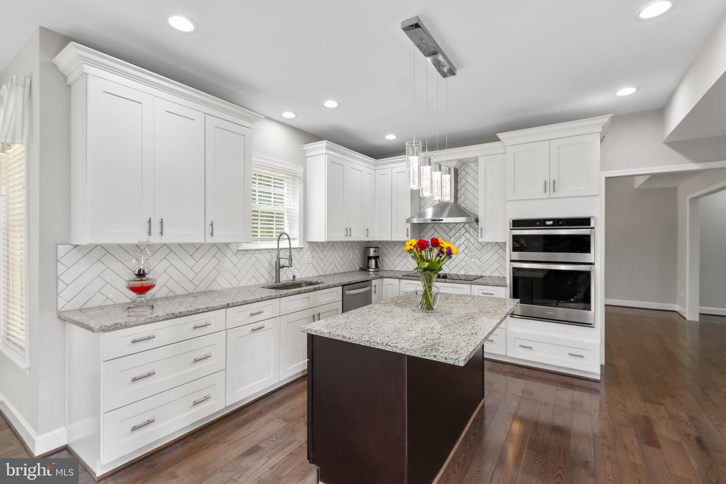 7527 Stonegate Manor DRIVE