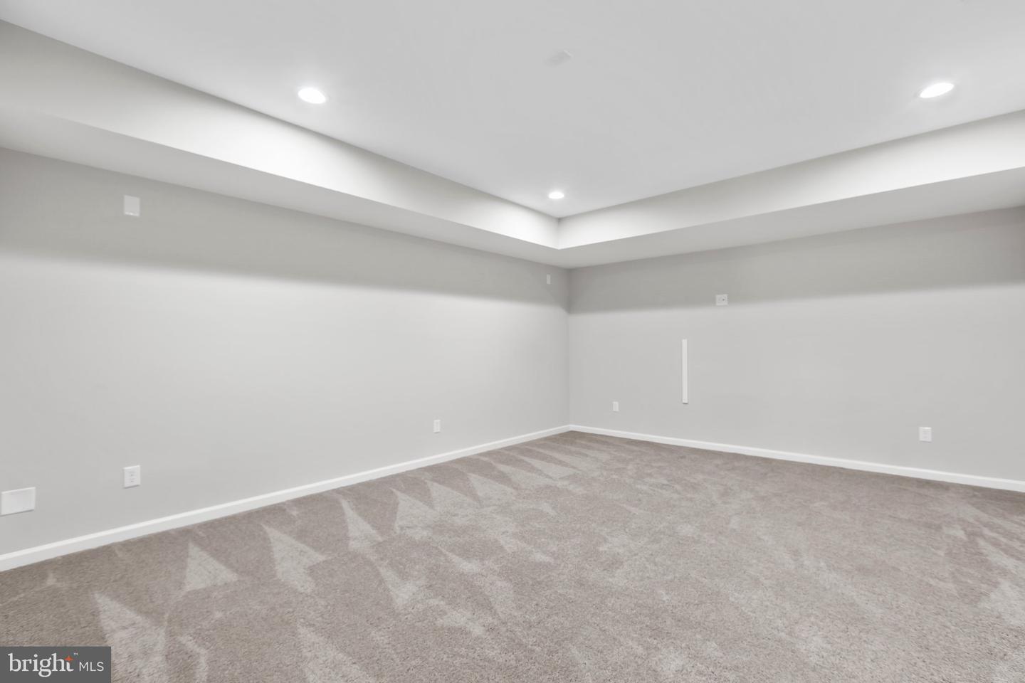 7527 Stonegate Manor DRIVE