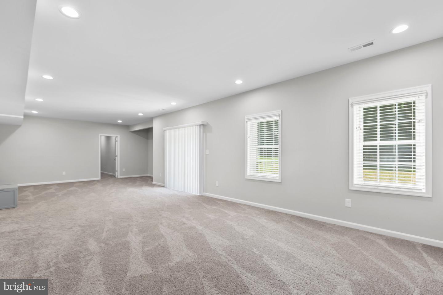 7527 Stonegate Manor DRIVE