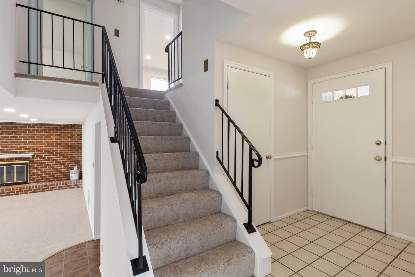 207 Creek LANE