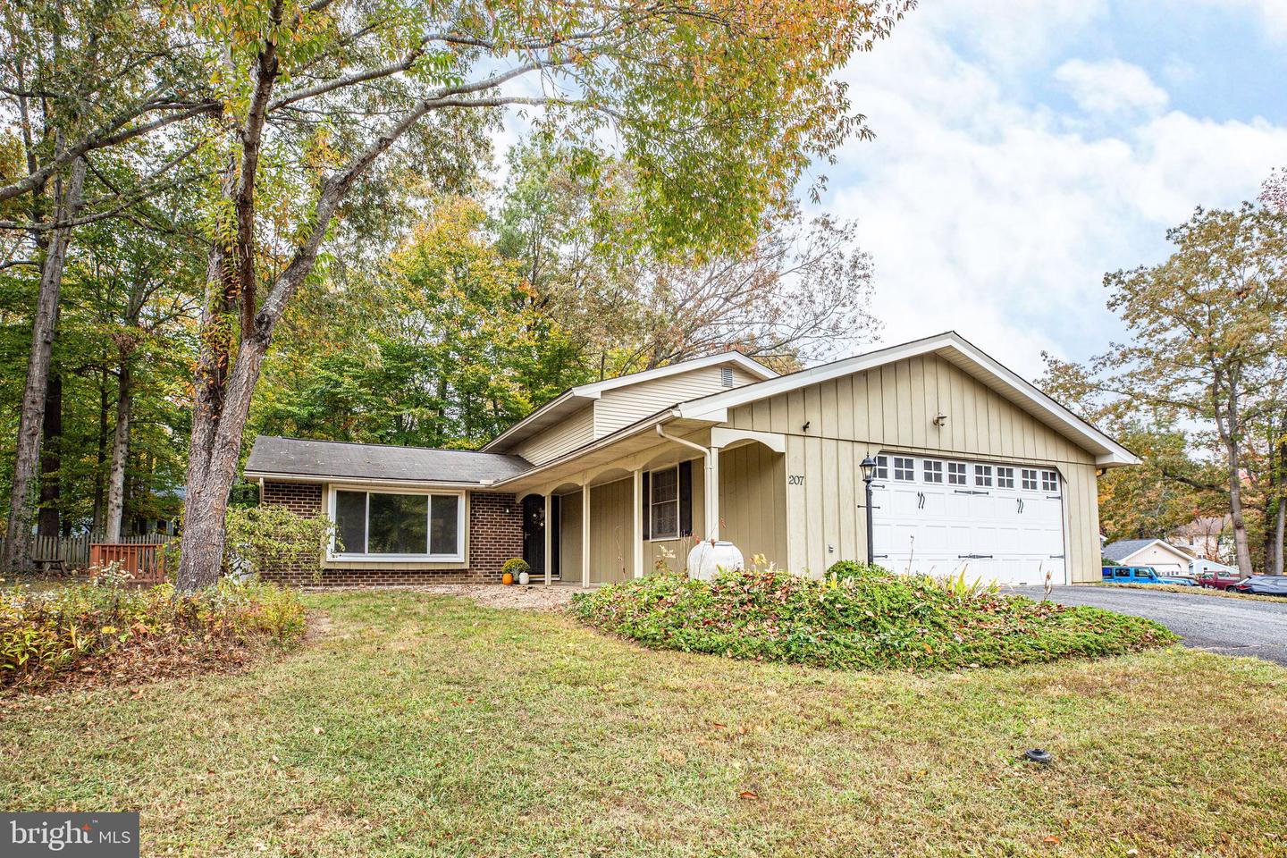 207 Creek LANE
