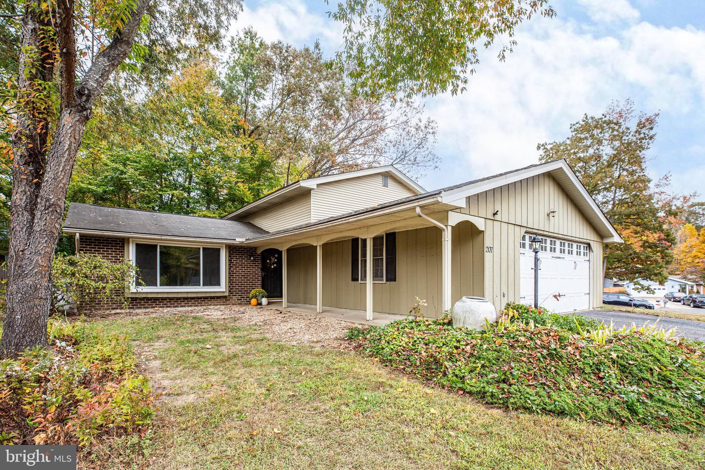 207 Creek LANE
